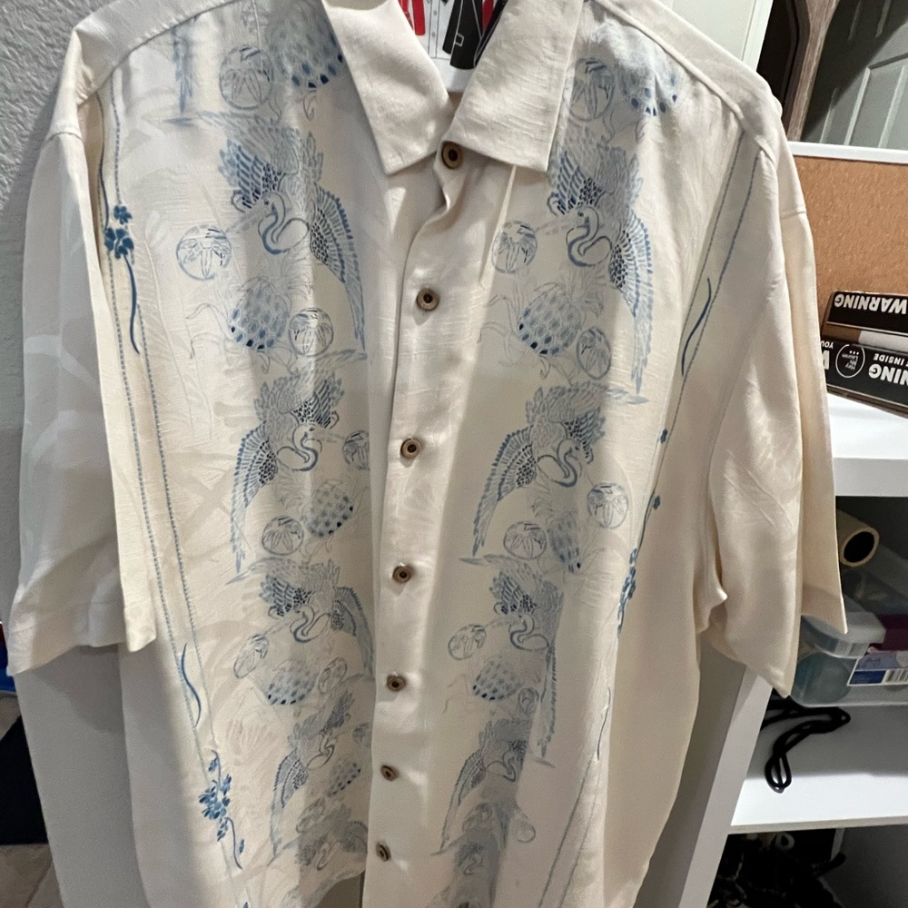 TOMMY BAHAMA 100% silk button down XL